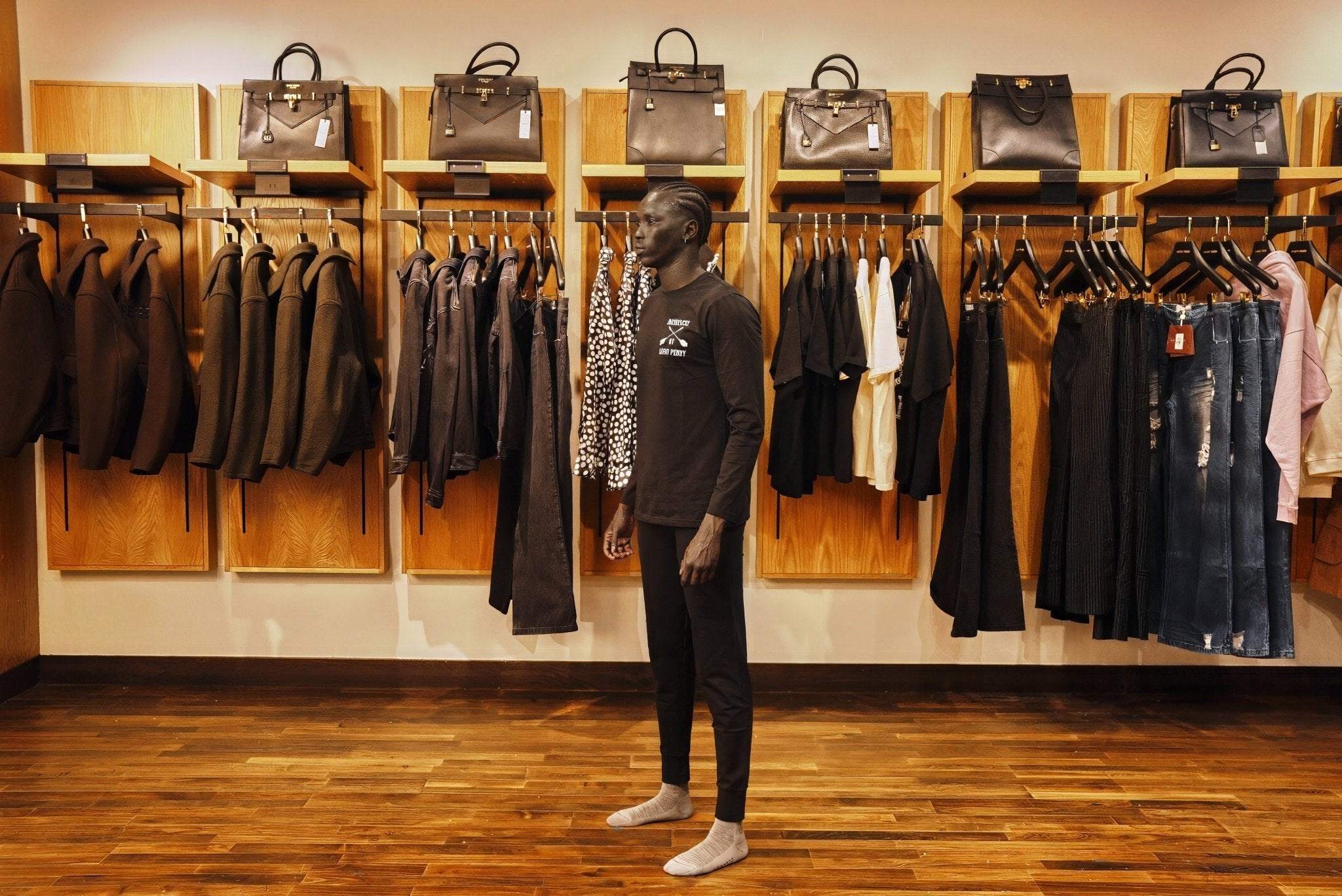 Long Sleeve Crewneck Black T-Shirt - SAINT PERRY